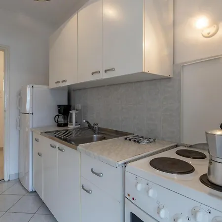 1 Bedroom Cozy In *
