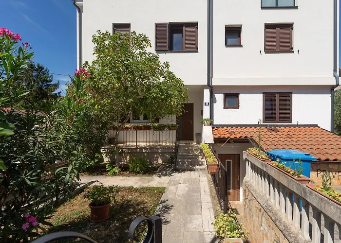 Lejlighed 1 Bedroom Cozy In Poreč